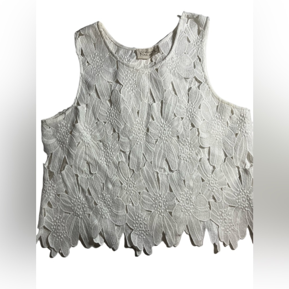 Noa Elle Crochet White Top Women’s Size Medium Flower Design Sleeveless